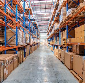 How Seasonal Inventory Fluctuations Affect Warehouse Services and Planning