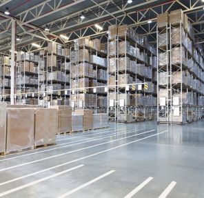 When It Makes Sense To Use a 3PL Warehouse Instead Of Renting Your Own Space